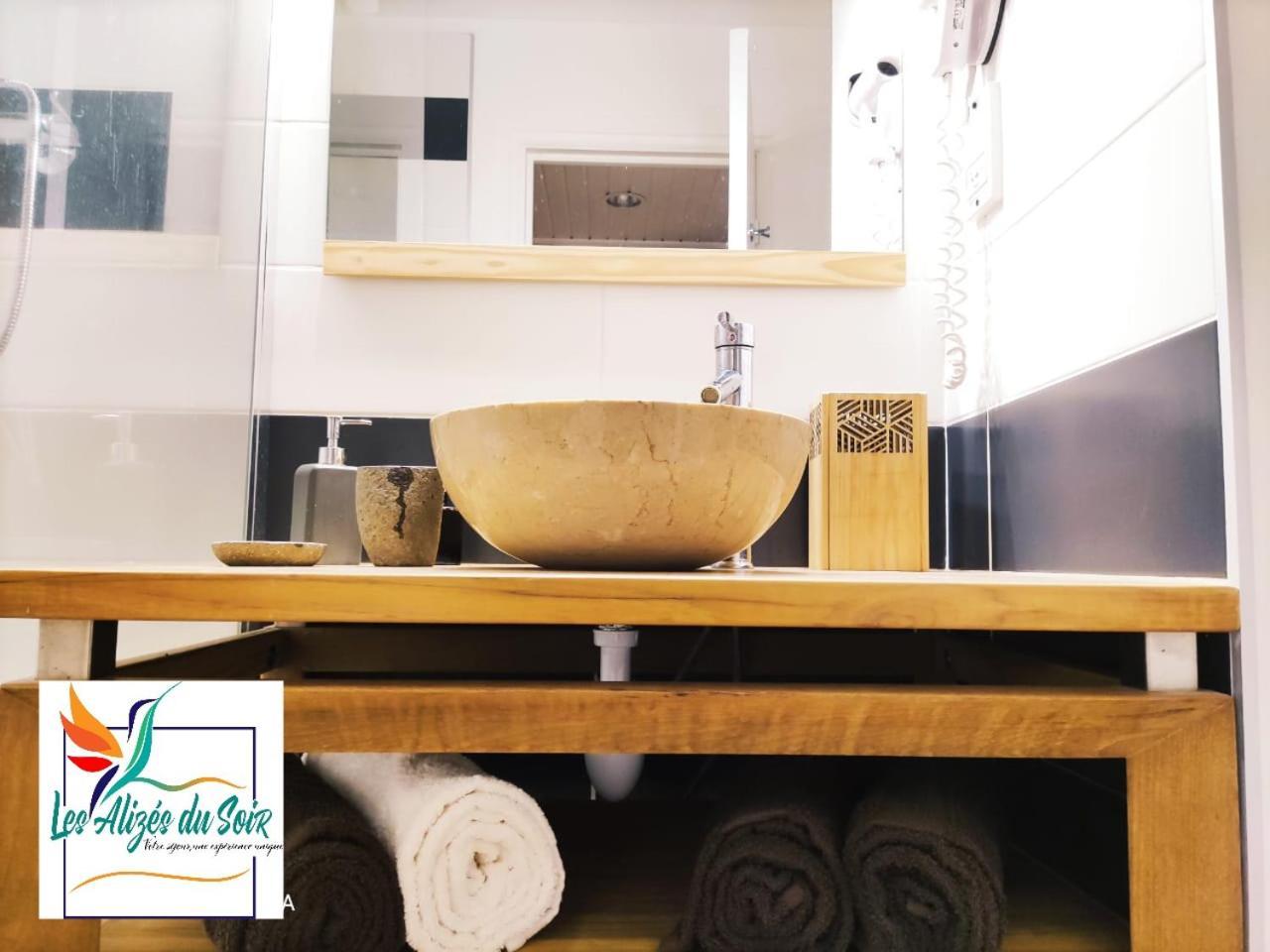 Chaleureux Studio 4 Personnes - Residence Anse Des Rochers - " Les Alizes Du Soir " Tout Equipe Et Citerne D'Eau Сен-Франсуа Экстерьер фото